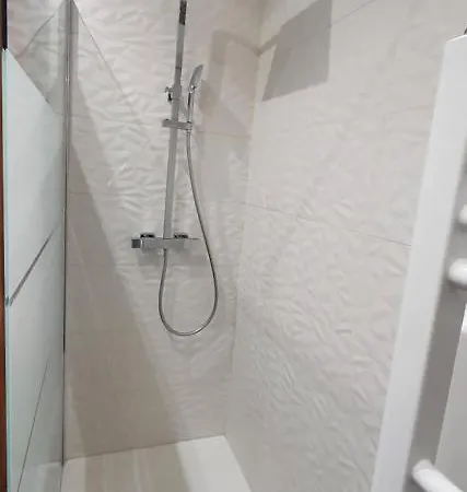 D'hippolyte - Vue Musee Rimbaud Lägenhet